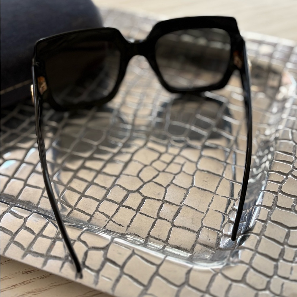 Gucci Black Sunglasses - Picture 7 of 8
